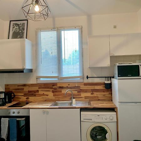 Agreable Maison Avec Parking Gratuit Sur Place. Saint-Denis  Eksteriør bilde