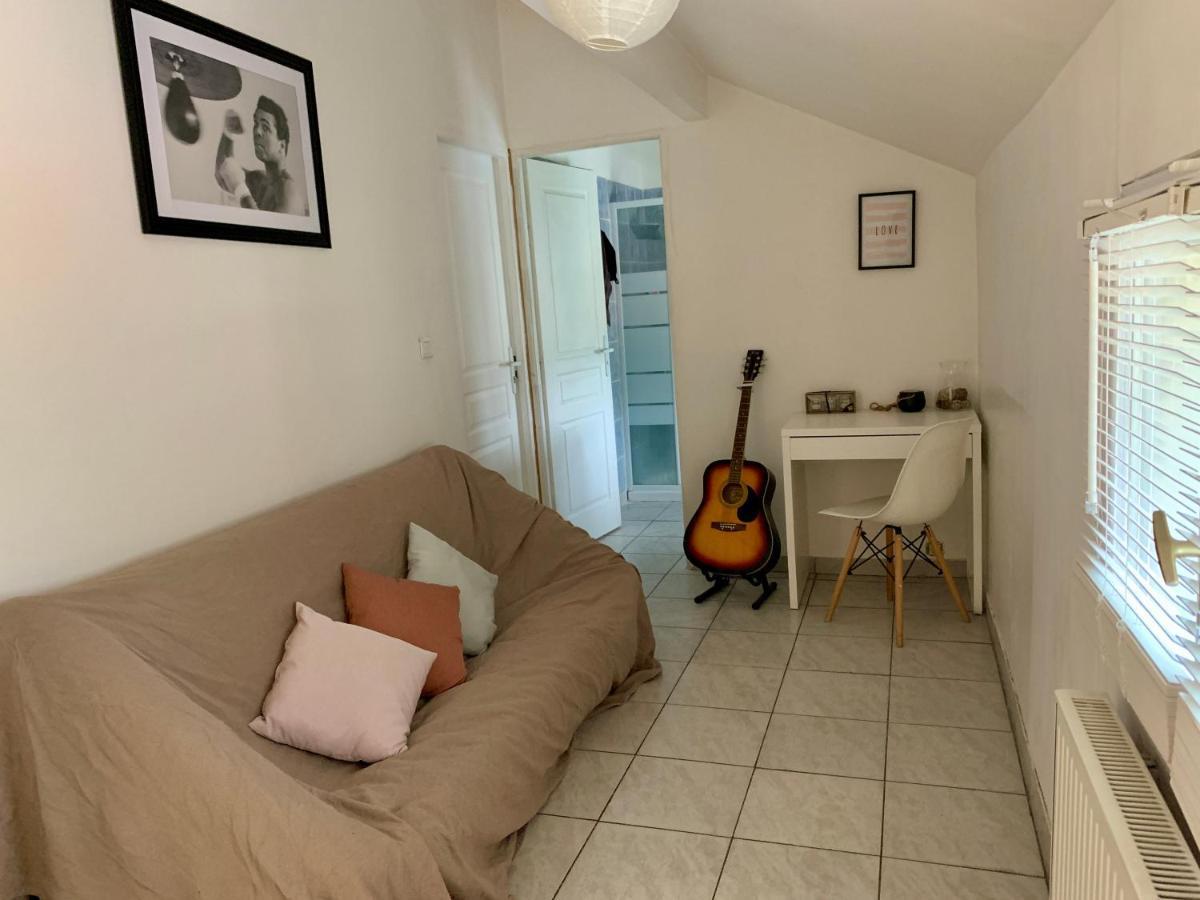Agreable Maison Avec Parking Gratuit Sur Place. Saint-Denis  Eksteriør bilde